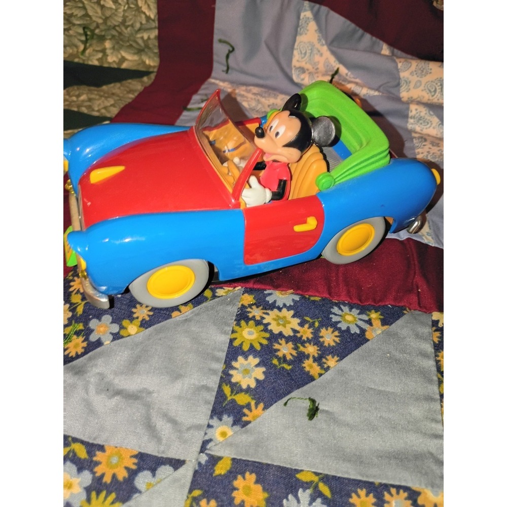 Burago Italy Mickey Mouse In Convertible Die Cast 1:24 Scale 7 Inch